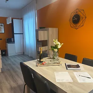 Lucia, Di Como, Apartment